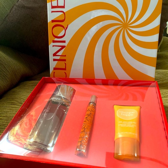 This perfume and lotion set was a gift that has never been opened or used. - Picture 2 of 2